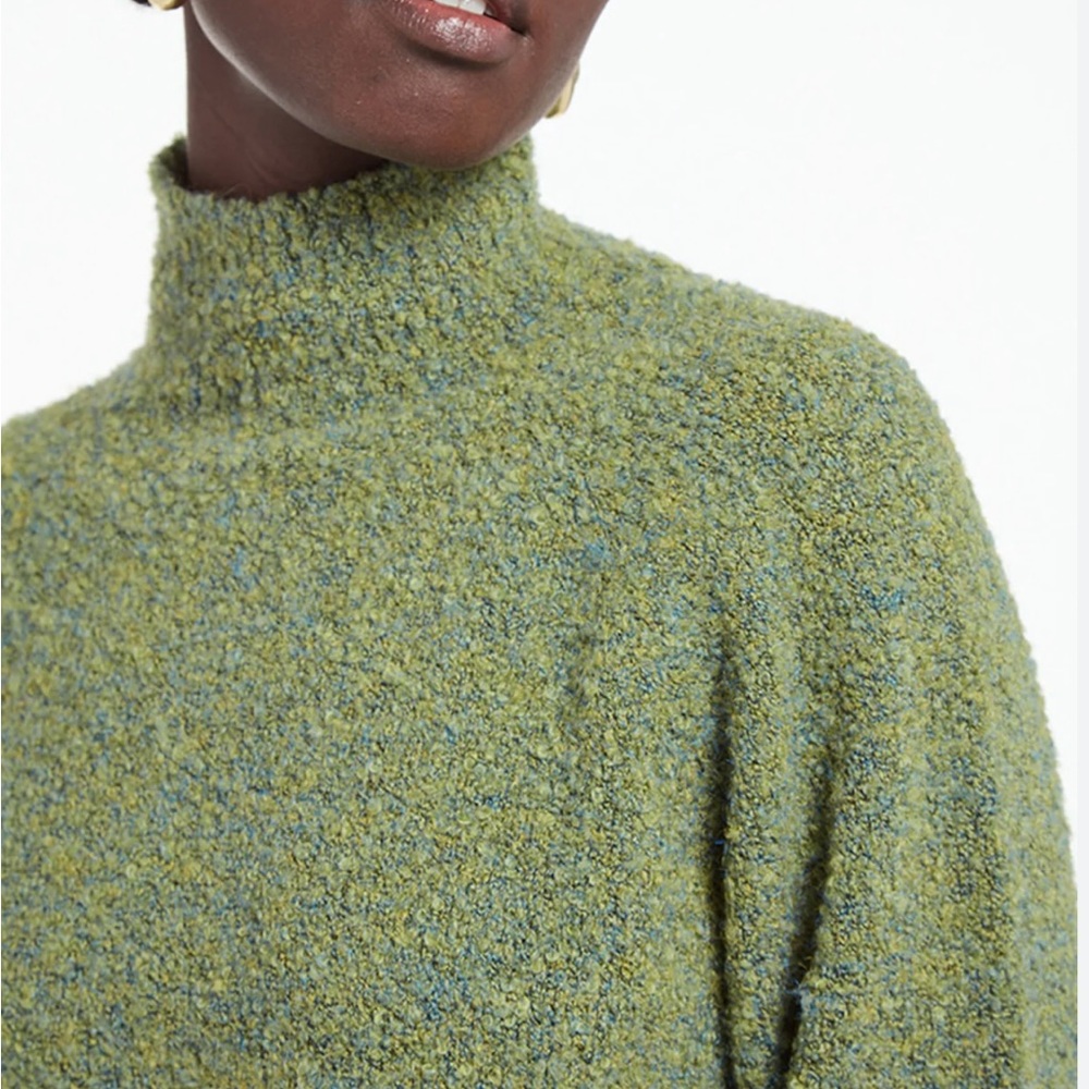 LaMiel women’s size L mock neck, green color sweater‎ with long sleeves